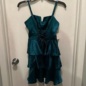 Hunter Green Altar’d State 3 tiered mini dress Sz XS NWT PERFECT PARTY DRESS